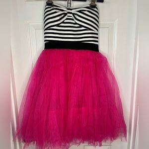 NWT Minuet Frilly Tulle Dress- Size small